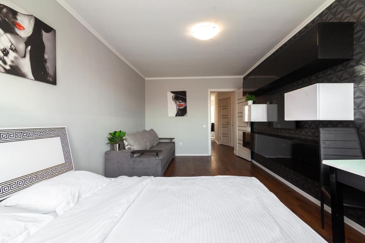Leogrand Apartments On Svobody Leopoli Esterno foto